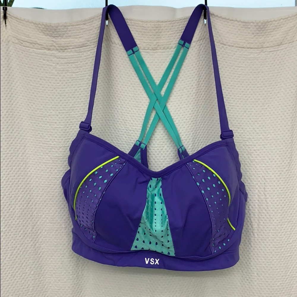 Victoria Secret Sports Bra NWOT